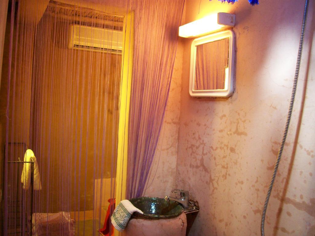 Auberge Toda Kasbah Tinfou Zaouia de Sidi el Mokhtar Ben Ali Exterior foto